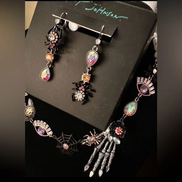 BETSEY JOHNSON SET Halloween Revival Charm Necklace & Matching Earrings NEW NWT - Picture 5 of 9